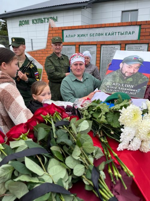 Илнур кайтты, китмәскә дип кайтты