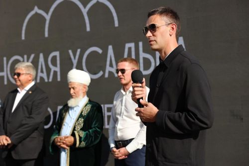 Яңа бистә туган көнен билгели: район башлыгы юл вәгъдә итте