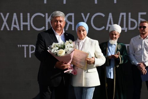 Яңа бистә туган көнен билгели: район башлыгы юл вәгъдә итте
