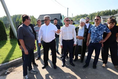 Яңа бистә туган көнен билгели: район башлыгы юл вәгъдә итте