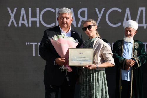 Яңа бистә туган көнен билгели: район башлыгы юл вәгъдә итте