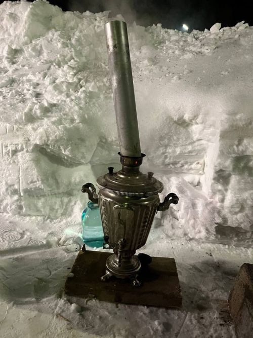 Олы Яке авылының «Тынычлык» урамында яшәүчеләр Яңа ел бәйрәме оештырган