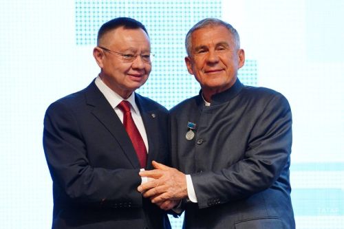 Рөстәм Миңнеханов Россиянең Мактаулы төзүчесе исеменә лаек булды