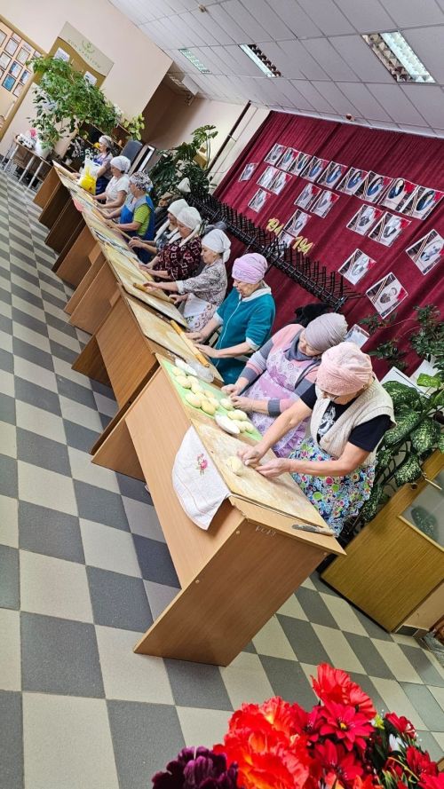 Олы Карагуҗа авылы мәдәният йортында МХОгы егетләргә ярдәм йөзеннән зур өмә узды