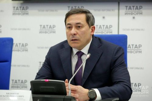 Яшел Үзән район үзәк хастаханәсендә җитәкчелек иткән табибны эшеннән алдылар