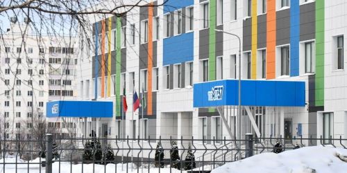 Лицейга һөҗүм иткән укучыны туктаткан җыештыручыга 500 мең сум түләячәкләр