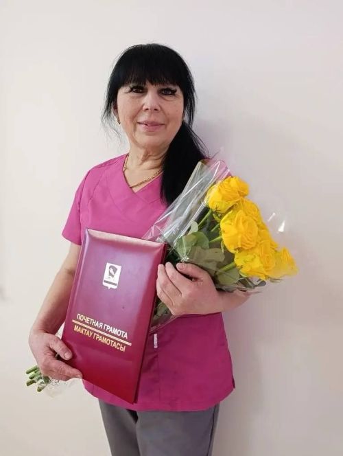 1нче балалар поликлиникасы шәфкать туташы ЯҮМР башлыгының Мактау грамотасына ия булды
