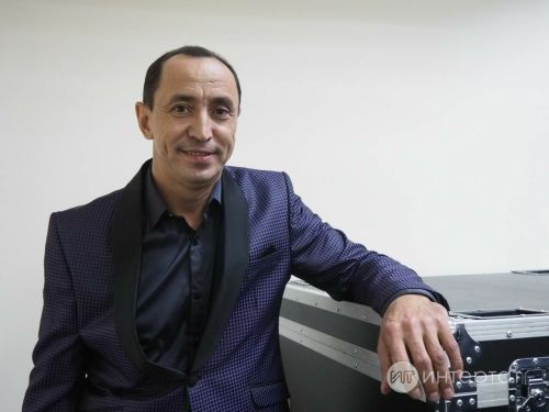 Рәсим Низамов: «Кешенең исемен популярлаштыра аласыз, әмма җырчы ясый алмыйсыз»