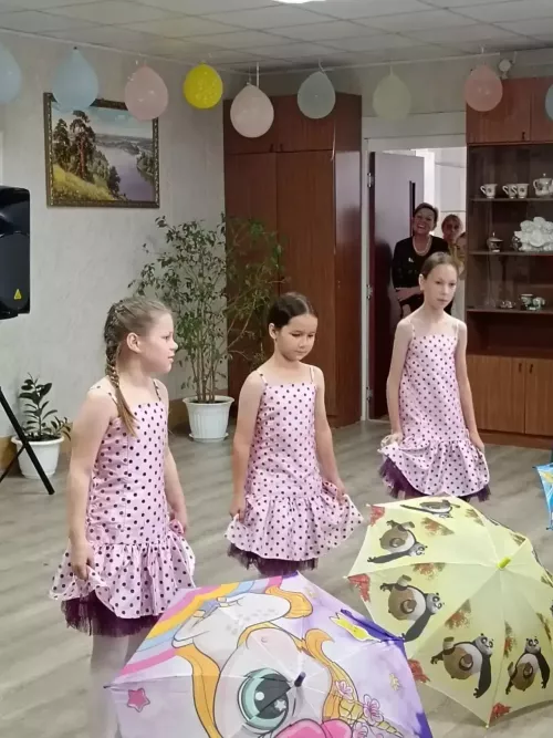 Норлат балалар йорты тәрбияләнүчеләре өлкәннәр өчен концерт куйды