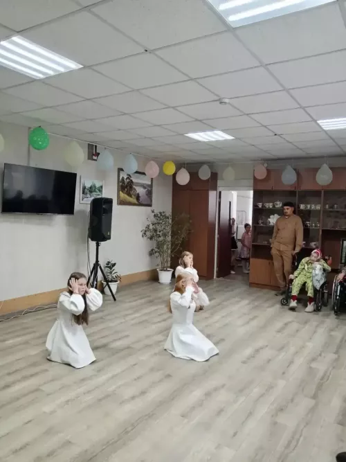 Норлат балалар йорты тәрбияләнүчеләре өлкәннәр өчен концерт куйды