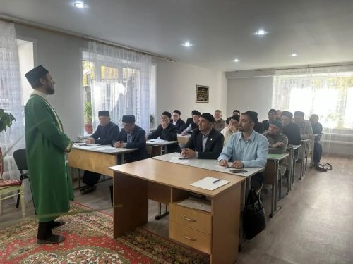 Яшел Үзән районы имамнары өчен икенче белем бирү семинары уза