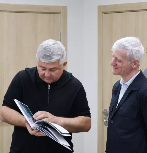 Яшел Үзән мэры Александр Ризванов белән очрашты