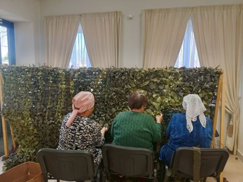 Уразлы мәдәният йортында маскировка челтәрләре үрү дәвам итә
