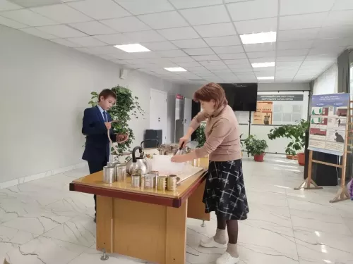 Бишнә мәдәният йортында МХО катнашучылары өчен окоп шәмнәре ясадылар