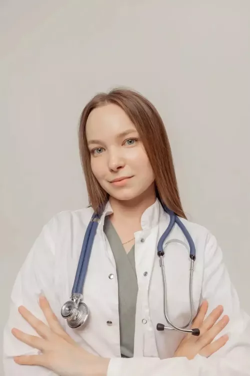 Яшел Үзәннең 1нче поликлиникасы коллективына яңа участок терапевты кушылды