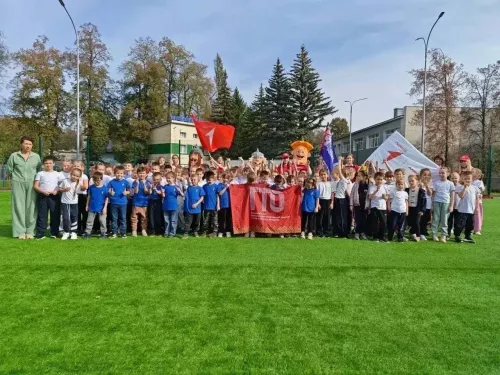 Яшел Үзән шәһәренең 4нче гомуми урта белем бирү мәктәбендә ГТО спорт фестивале узды
