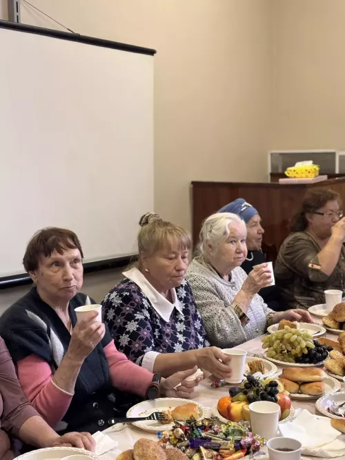 Яшел Үзән район үзәк хастаханәсе өлкәннәр өчен бәйрәм оештырды
