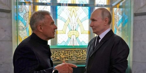 Татарстан Рәисе ТР халкы исеменнән Владимир Путинны туган көне белән котлады