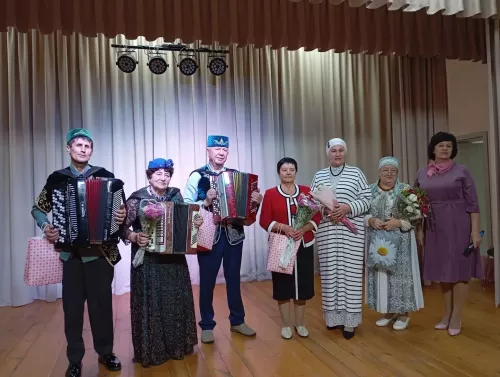 Мулла Илендә гармунчы Камил Хәлиуллинны искә алу кичәсенә багышланган хәйрия концерты узды