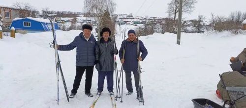 Бакырчы авылында алтынчы тапкыр Рафыйк һәм Рәшит Бәхтияровлар истәлегенә багышланган чаңгы ярышы узды
