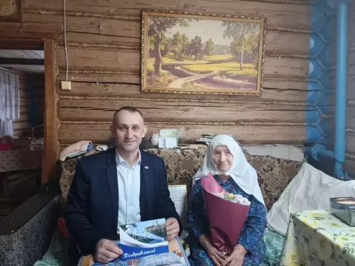Әлфия апа Минһаҗева 90 яшьлек юбилеен билгеләп үтте