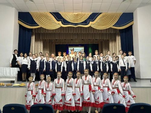 Әйшә гимназиясендә Россиядә халыклар бердәмлеге елын ачу тантанасы узды