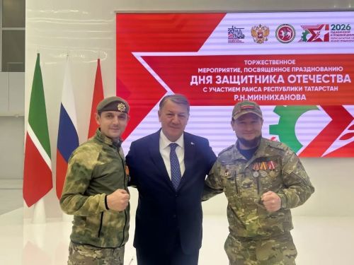 Ватанны саклаучылар көне уңаеннан Казань Экспо мәйданында тантаналы чара узды
