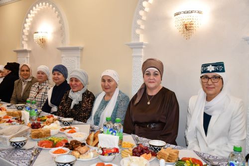 Яшел Үзәннең «Тарихи» мәчетендә зурлап ифтар ашы узды