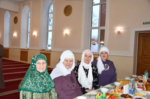 Яшел Үзәннең «Тарихи» мәчетендә зурлап ифтар ашы узды