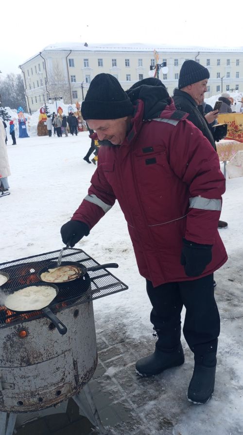 Акьегет, Норлат, Күгәй мәдәният йортлары хезмәткәрләре Яшел Үзәндәге Май чабу бәйрәмендә 100 литрга якын коймак пешергән