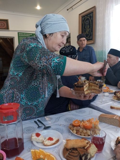 Карәтмән мәчетендә Бәраәт кичәсе уңаеннан матур дини бәйрәм үткәрелде