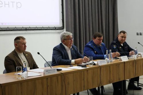 Яшел Үзәндә балигъ булмаганнар арасында хокук бозуларны профилактикалау буенча утырыш узды