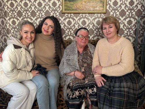Сәламәтлек саклау өлкәсенең мактаулы хезмәткәре Колпакова Нина Ивановнага кар көрәүдә ярдәм иттеләр
