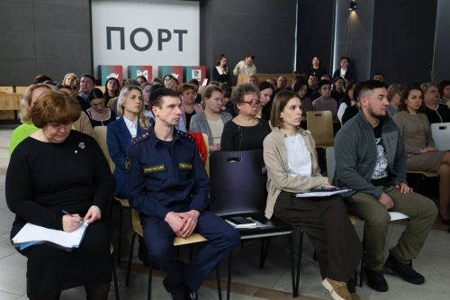 Яшел Үзәндә балигъ булмаганнар арасында хокук бозуларны профилактикалау буенча утырыш узды
