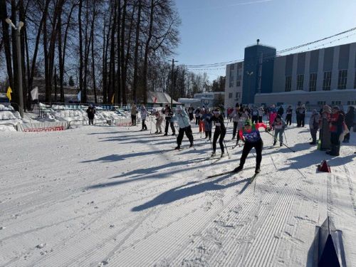 Мәгариф хезмәткәрләре арасында чаңгы ярышлары буенча Спартакиада узды
