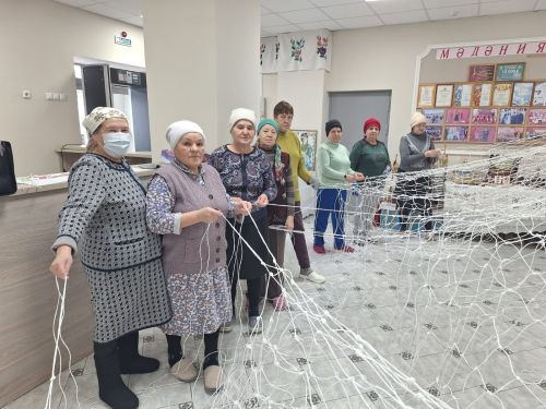 Мулла Иле мәдәният йортында МХОда катнашучы егетләр өчен дроннарга каршы саклау челтәрләре үрәләр