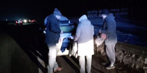 Татарстанда ватылган машинада калган сабыйлы гаиләне коткардылар