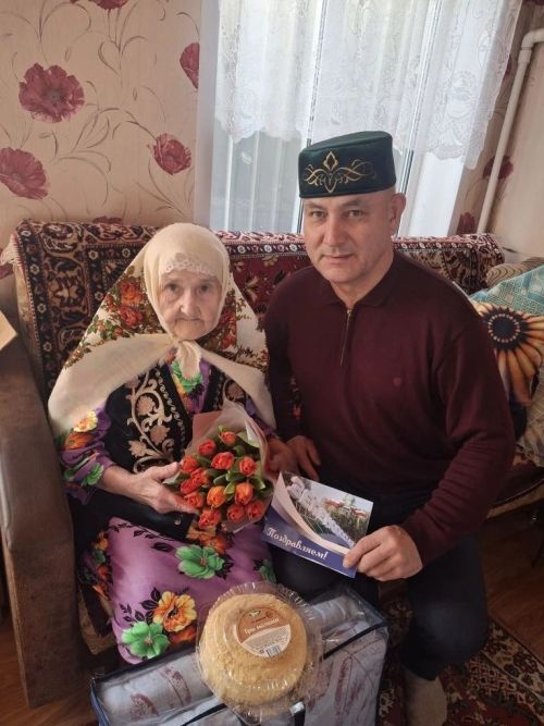 Норлат авылында гомер кичерүче Әминә Солтан кызы Вафина 90 яшьлек юбилеен билгеләп уза