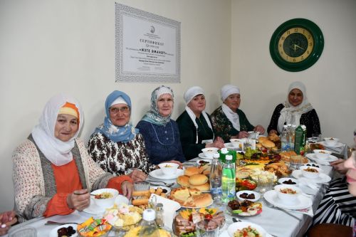 «Тоткан уразаларыбыз кабул булып, киләсе Рамазан аен да күрергә насыйп булсын иде»