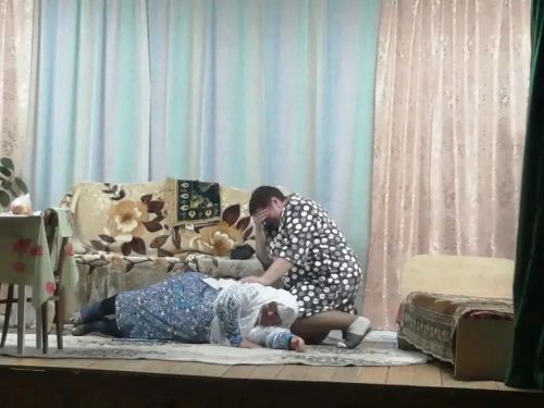 Гөлшат Мөхәммәтшина пьесасы буенча спектакль: Карашәм авылы артистлары сәхнәдә чын осталык күрсәтте