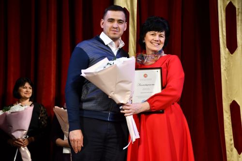 Яшел Үзәндә мәдәният хезмәткәрләре көне: Музыкаль театрда тантаналы чара узды