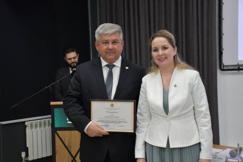 Яшел Үзәндә «Гаилә автобусы» проекты кысаларында белгечләр катнашында очрашу узды