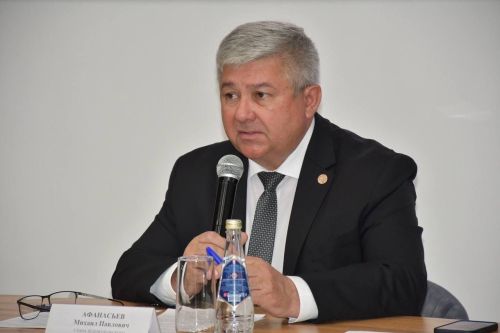 Яшел Үзәндә «Гаилә автобусы» проекты кысаларында белгечләр катнашында очрашу узды
