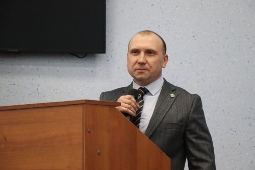 Яшел Үзәндә эчке эшләр органнарында хезмәт итүче хатын-кызларны тәбрикләделәр