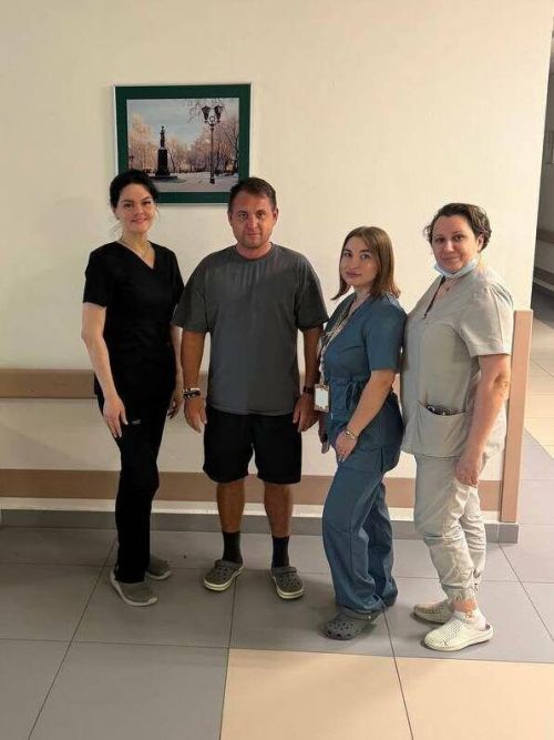 Медицина практикасын җиңгән табиблар: Казанда метанолдан сукырайган пациентка уникаль операция ясадылар