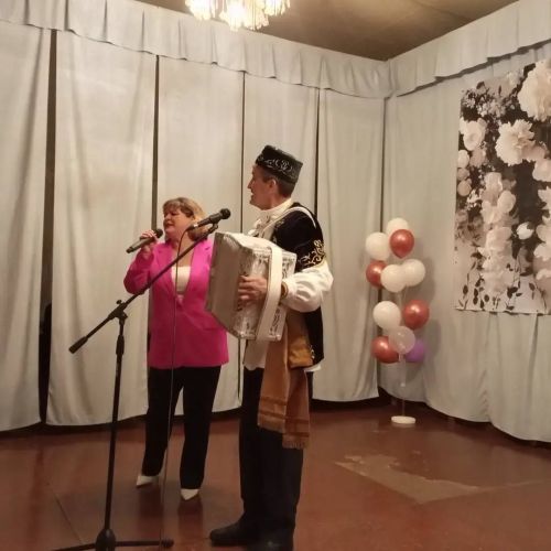 Тау Иле мәдәният йортында «Язлар ямьле Сезнең белән» дигән бәйрәм кичәсе узды