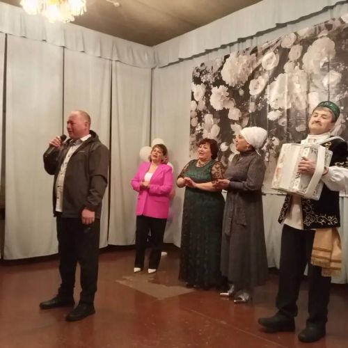 Тау Иле мәдәният йортында «Язлар ямьле Сезнең белән» дигән бәйрәм кичәсе узды