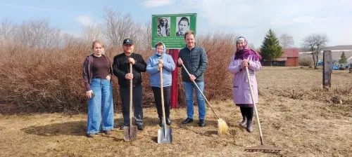Бәчек авылында Тукай рухына хөрмәт: «Тукай мәйданы» өмәсе 140 еллыкка багышланды