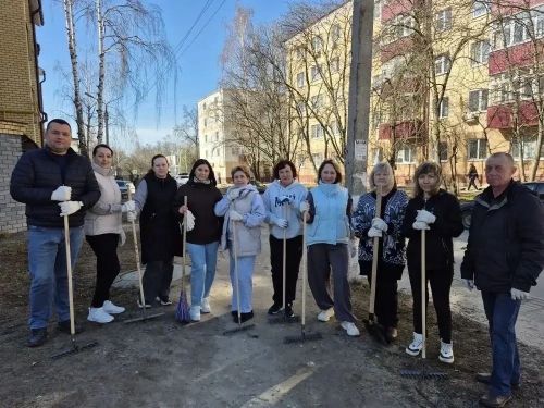 Яшел Үзән суднолар төзү көллияте студентлары һәм хезмәткәрләре шәһәр өмәсендә катнашты