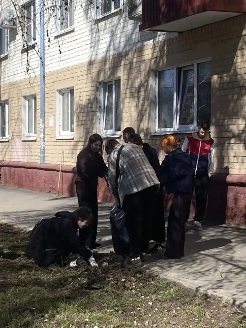 Яшел Үзән суднолар төзү көллияте студентлары һәм хезмәткәрләре шәһәр өмәсендә катнашты